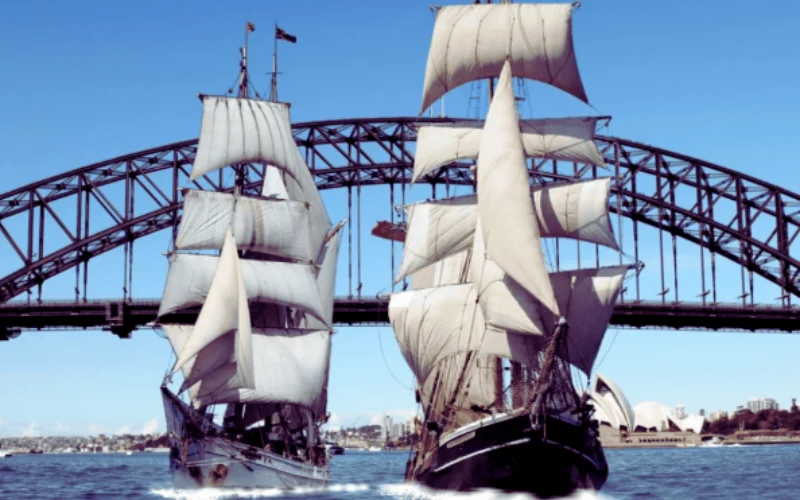 Sailing towards Harbour Bridge