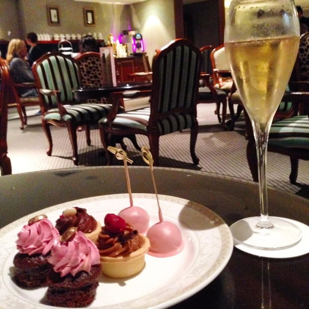lounge breakfast of Langham Auckland Hotel