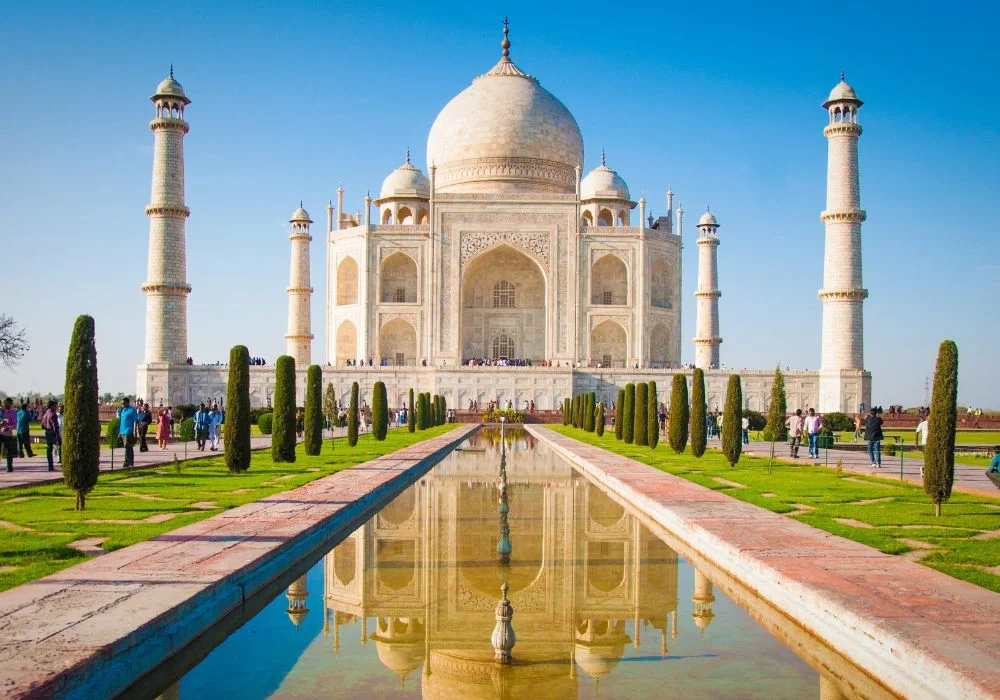 The Best Time to Book a Flight to India for Budget Travellers